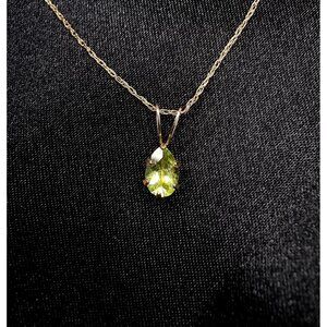 10K Solid Gold Necklace With Pear-Cut Peridot Pendant